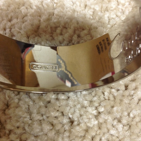 ✋SOLD✋Coach Bangle - Picture 2 of 4