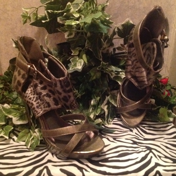Cute leopard print Cato brand...8M