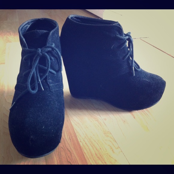 RESERVED! ✨Black Booties