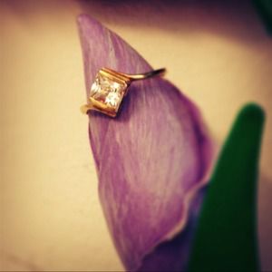 Solid 10kt ring with cz