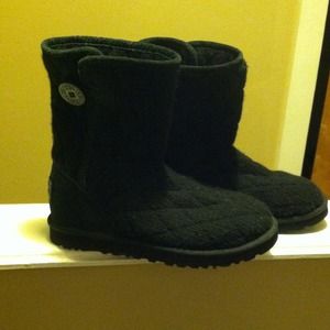 Black uggs