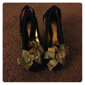 Lady's high heel shoe,brand new