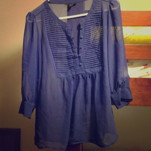 Navy blue top