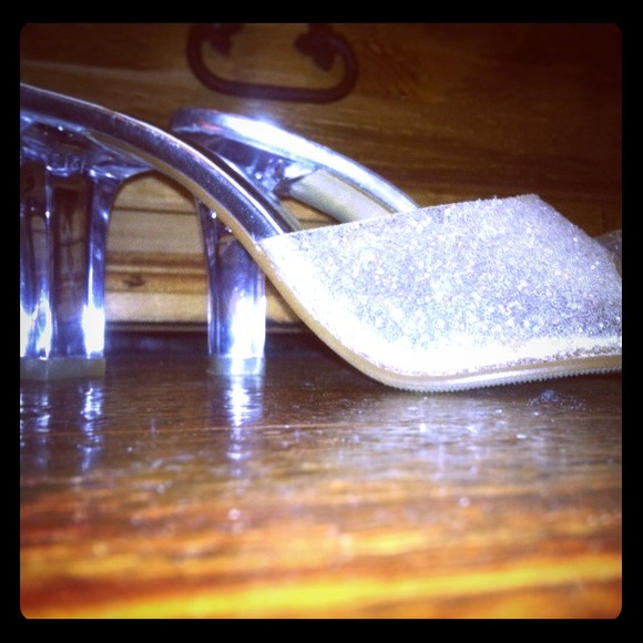 "Crystal Clear" little heels 😻