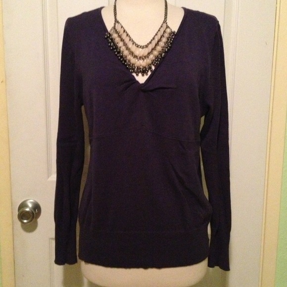 🚫Sold In bundle🚫Deep blue v neck sweater