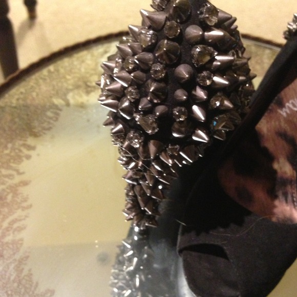 Open toes black heels - Picture 3 of 3