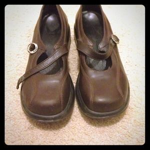 Brown Danskos and Black Dansko bundle