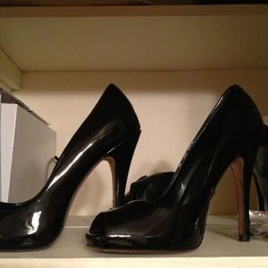 Classic open toe pumps