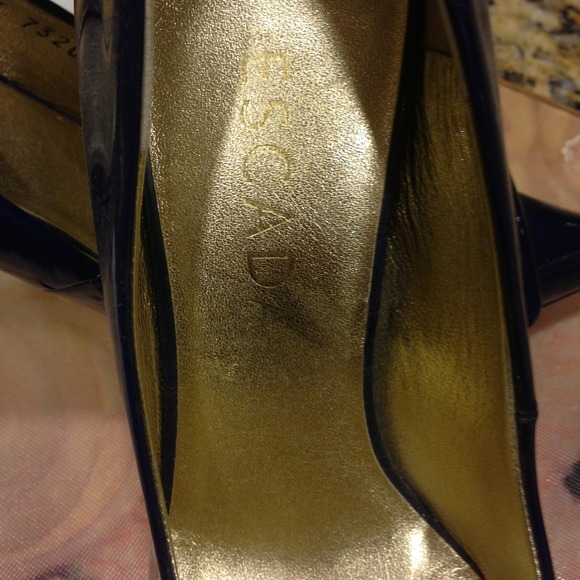 Escada heels - Picture 4 of 4
