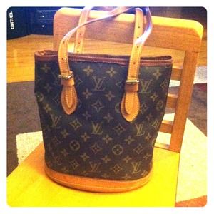 Authentic Louis Vuitton bucket handbag