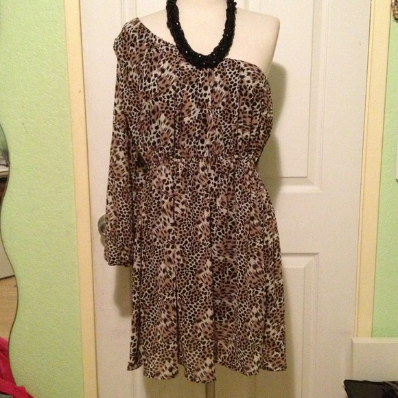 🚫Reserved🚫 One sleeve cheetah print dress