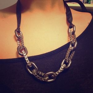 Chain ribbon necklace