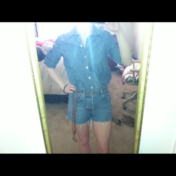 ⛔SOLD⛔Denim button up - Picture 2 of 3