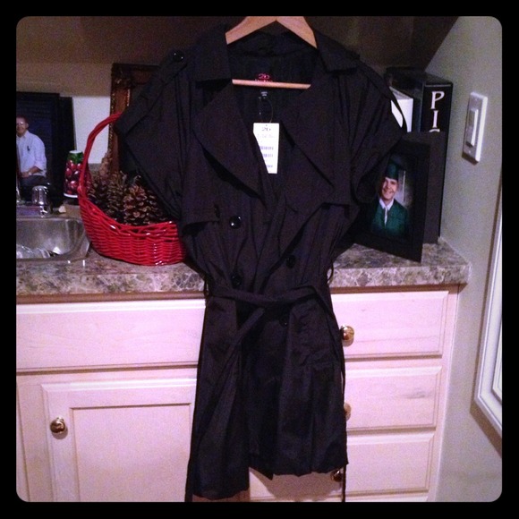 ⛔Hold for bebe25⛔Babe trench coat! Black!