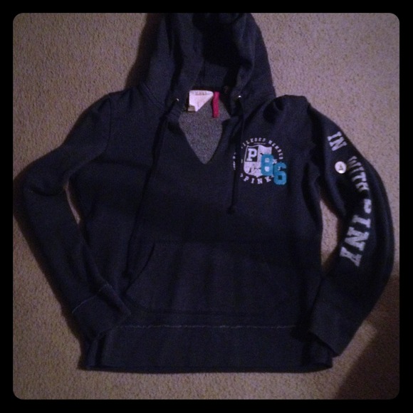¥SOLD¥• VS pink sweater