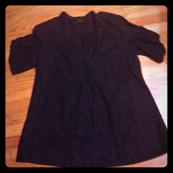 💢 SOLD 💢Black Linen Blouse w/Button Sleeve