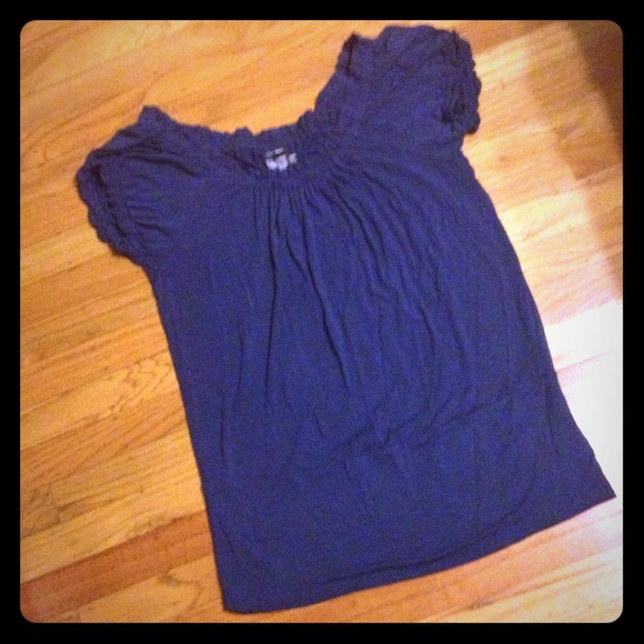 💢💢 SOLD 💢💢Blue Short Sleeve Shirt