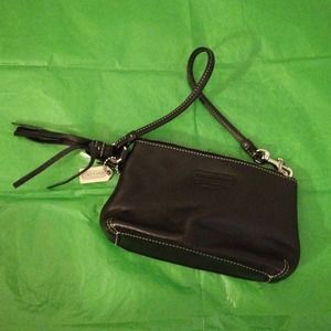 🔴 Reserved @tiger. Coach Black Leather Wristlet
