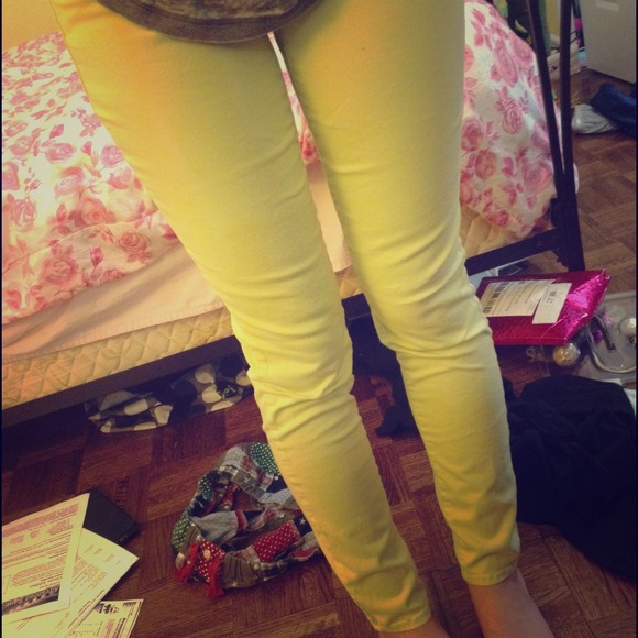✨SOLD✨American eagle lemon lime jeggings