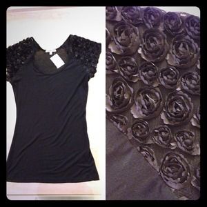 ❌SOLD Black top with rose detail - NWT!