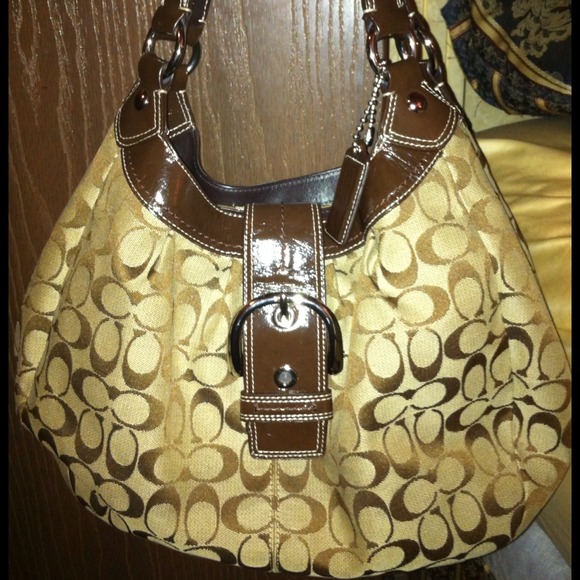 !!! Trade for lv make up bag and belt !!!