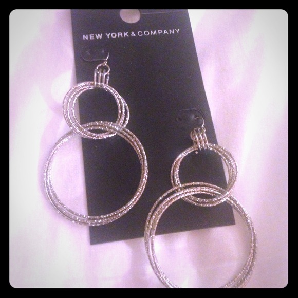 Stylish earrings!!
