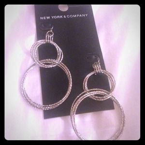 Stylish earrings!!