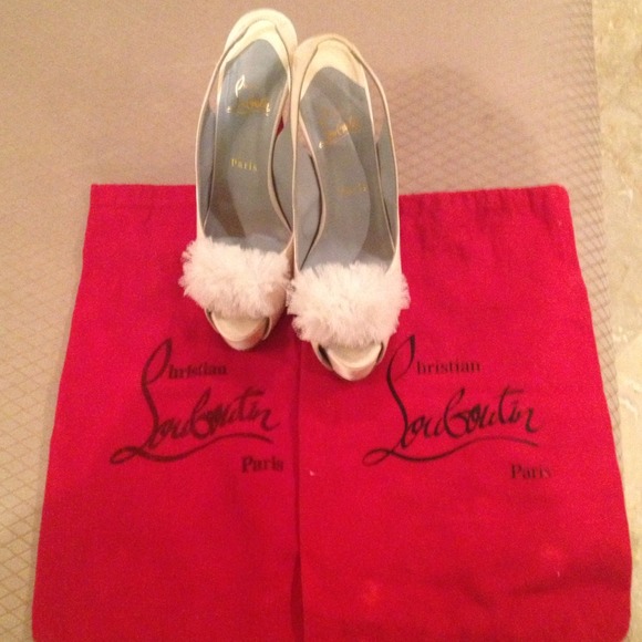 🎉REDUCED!! Christian Louboutin  white satin pumps