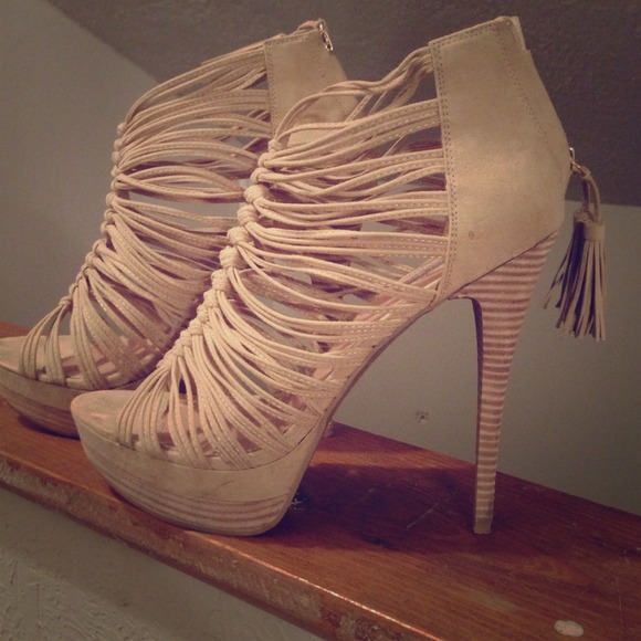 Halston brand from Baker's Size 11 platform heels