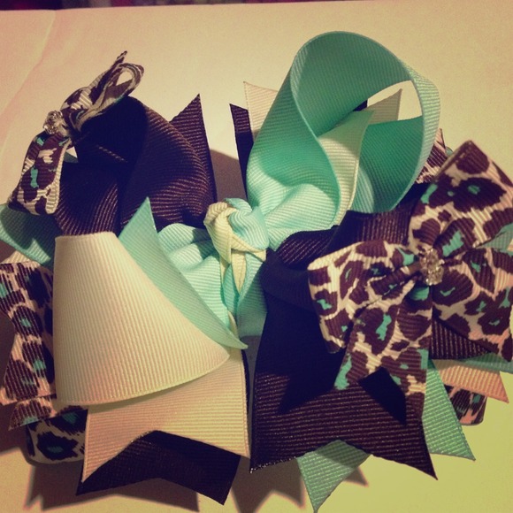 Handmade Layered Boutique Bow (Large).        NWOT