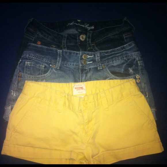**Price reduced** Bundle of 3 shorts