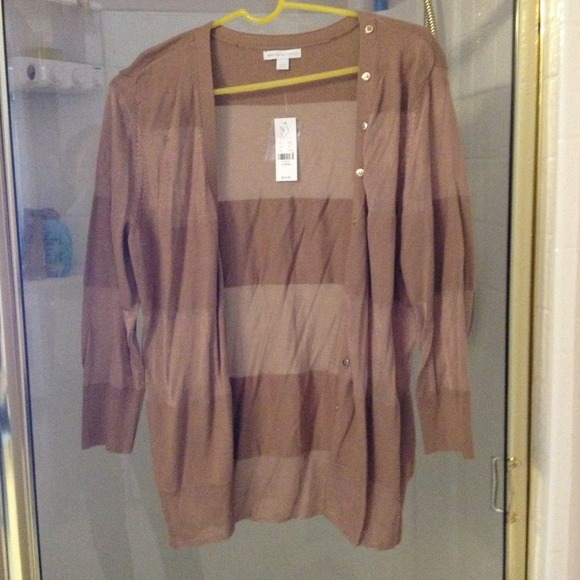 ***** SOLD****New York and Company Sweater