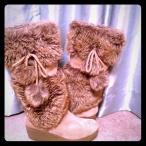 💥Reduced💥Victoria Secret Report Fur Boots Sz 8