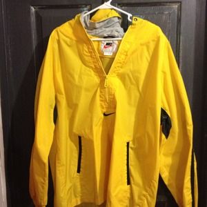 Pullover wind braker