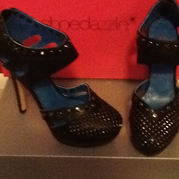 Shoe Dazzle "Fearless"by Jenny  McCarthy REDUCED