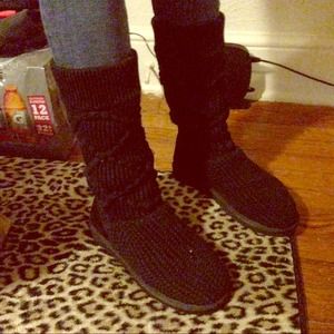 Black knit uggs size 8