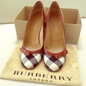 ***REDUCED*** Plaid Burberry Pumps