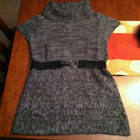 Sold in bundle😃Tunic sweater😃