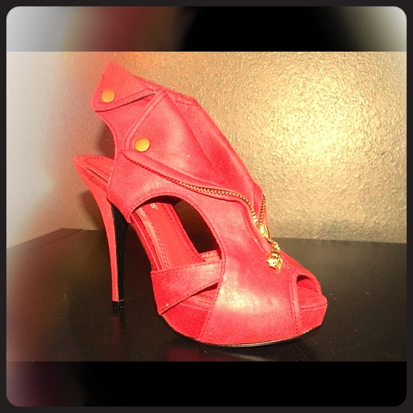 Saturday Night shoe