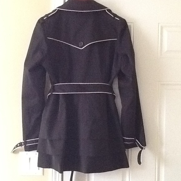 Guess coat - Picture 3 of 4