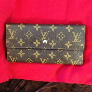 Authentic LV wallet, perfect condition!