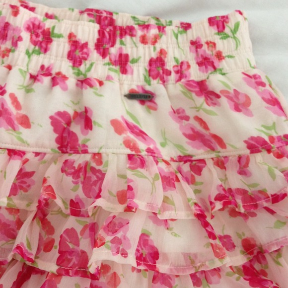 Beige Skirt with Pink flowers - Picture 2 of 3
