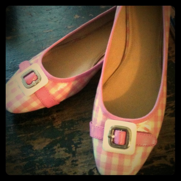 Adorable checked Madeline Flats size 9.5
