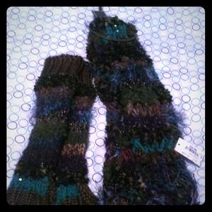New scarf & fingerless gloves; Still has tags.