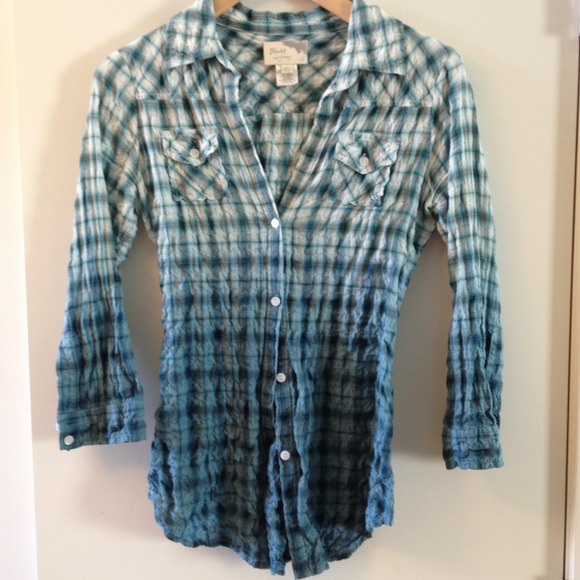 Sold in bundle. Elizabeth and James Button Down