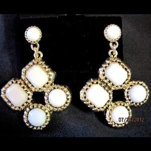 Cream Kendra Scott Inspired Earrings!