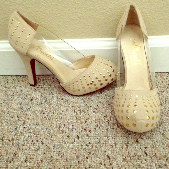 New never used heels