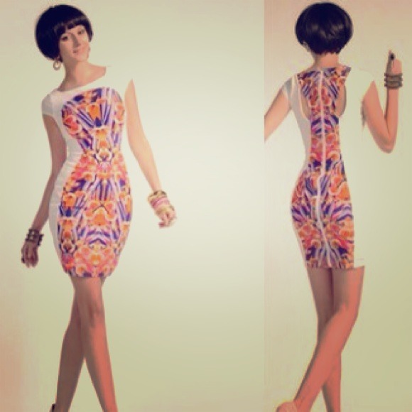 SOLD🎉NEW Print Bebe Colorblock Cutout Back Dress! - Picture 1 of 4