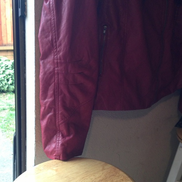 Beverly Hills Polo Club red leather jacket - Picture 2 of 4