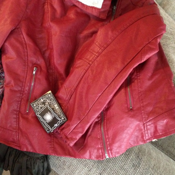 Beverly Hills Polo Club red leather jacket - Picture 4 of 4